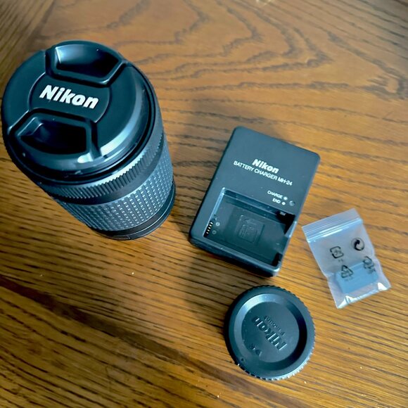 Like New Nikon Lens - AF-P DX NIKKOR 70-300mm f/4.5-6.3G ED + Accessories - Picture 2 of 10